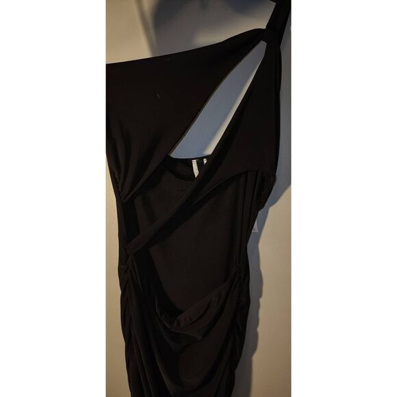 Uptown Cut Out Dress - Picture 3 of 6